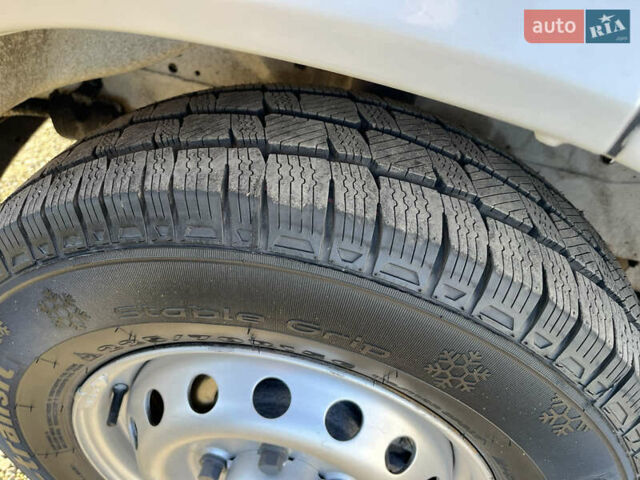 Белый Мерседес Sprinter, объемом двигателя 0 л и пробегом 205 тыс. км за 14800 $, фото 50 на Automoto.ua