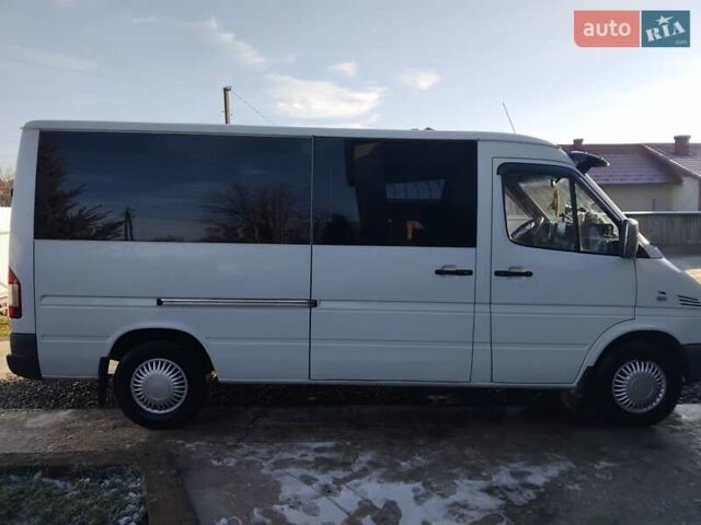 Белый Мерседес Sprinter, объемом двигателя 2.69 л и пробегом 410 тыс. км за 10100 $, фото 2 на Automoto.ua