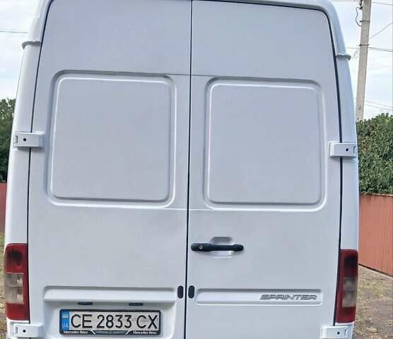 Белый Мерседес Sprinter, объемом двигателя 2.69 л и пробегом 500 тыс. км за 9799 $, фото 11 на Automoto.ua