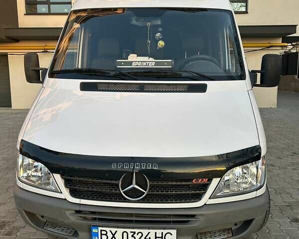 Белый Мерседес Sprinter, объемом двигателя 2.1 л и пробегом 320 тыс. км за 8600 $, фото 9 на Automoto.ua