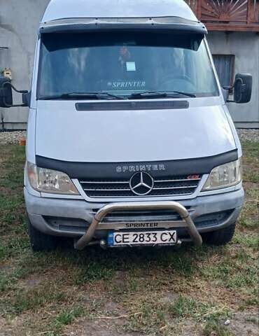 Белый Мерседес Sprinter, объемом двигателя 2.69 л и пробегом 500 тыс. км за 9799 $, фото 8 на Automoto.ua