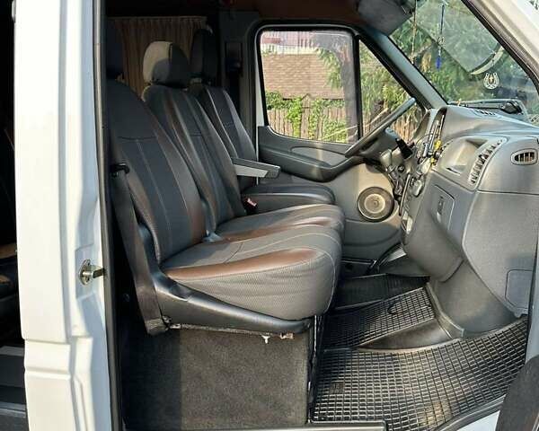Белый Мерседес Sprinter, объемом двигателя 2.7 л и пробегом 850 тыс. км за 11500 $, фото 11 на Automoto.ua