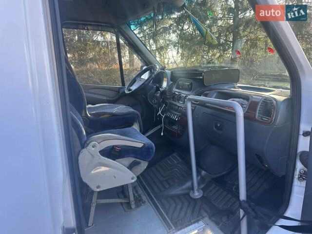 Белый Мерседес Sprinter, объемом двигателя 0 л и пробегом 500 тыс. км за 17500 $, фото 5 на Automoto.ua