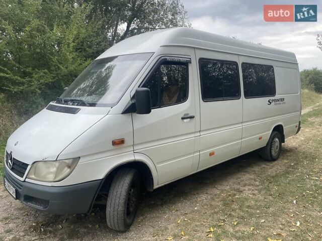 Белый Мерседес Sprinter, объемом двигателя 2.15 л и пробегом 779 тыс. км за 9400 $, фото 1 на Automoto.ua