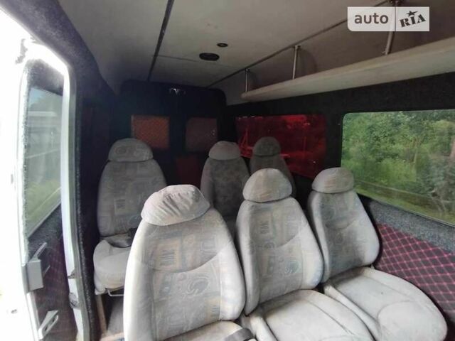 Белый Мерседес Sprinter, объемом двигателя 2.15 л и пробегом 475 тыс. км за 8600 $, фото 6 на Automoto.ua