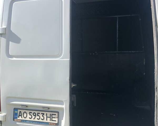 Белый Мерседес Sprinter, объемом двигателя 2.69 л и пробегом 870 тыс. км за 8500 $, фото 8 на Automoto.ua