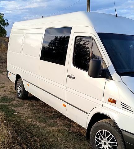 Белый Мерседес Sprinter, объемом двигателя 2.2 л и пробегом 0 тыс. км за 10000 $, фото 1 на Automoto.ua