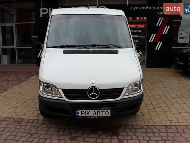 Мерседес Sprinter 2005 в Львове на Automoto.ua Белый Мерседес Sprinter, объемом двигателя 2.2 л и пробегом 370 тыс. км за 9900 $, фото 7 на Automoto.ua