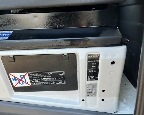 Белый Мерседес Sprinter, объемом двигателя 0 л и пробегом 205 тыс. км за 14800 $, фото 19 на Automoto.ua