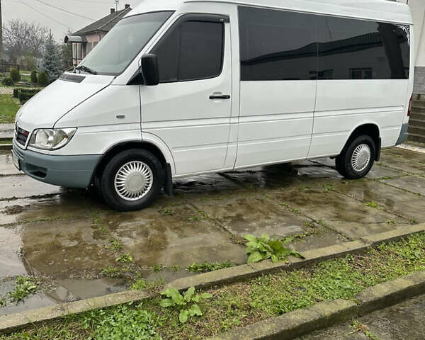 Белый Мерседес Sprinter, объемом двигателя 2.1 л и пробегом 950 тыс. км за 8100 $, фото 14 на Automoto.ua