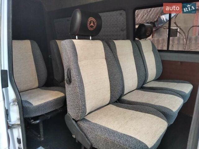 Белый Мерседес Sprinter, объемом двигателя 2.2 л и пробегом 520 тыс. км за 8000 $, фото 6 на Automoto.ua