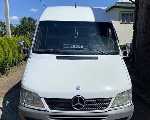 Белый Мерседес Sprinter, объемом двигателя 2.15 л и пробегом 50 тыс. км за 9500 $, фото 63 на Automoto.ua