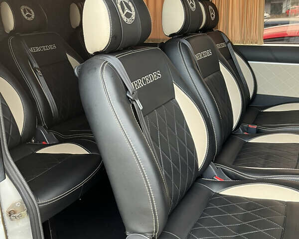 Белый Мерседес Sprinter, объемом двигателя 2.1 л и пробегом 900 тыс. км за 12000 $, фото 7 на Automoto.ua