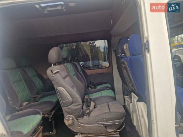 Белый Мерседес Sprinter, объемом двигателя 2.15 л и пробегом 399 тыс. км за 6400 $, фото 6 на Automoto.ua