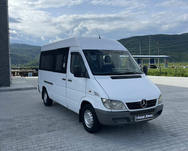 Белый Мерседес Sprinter, объемом двигателя 2.15 л и пробегом 450 тыс. км за 7000 $, фото 2 на Automoto.ua