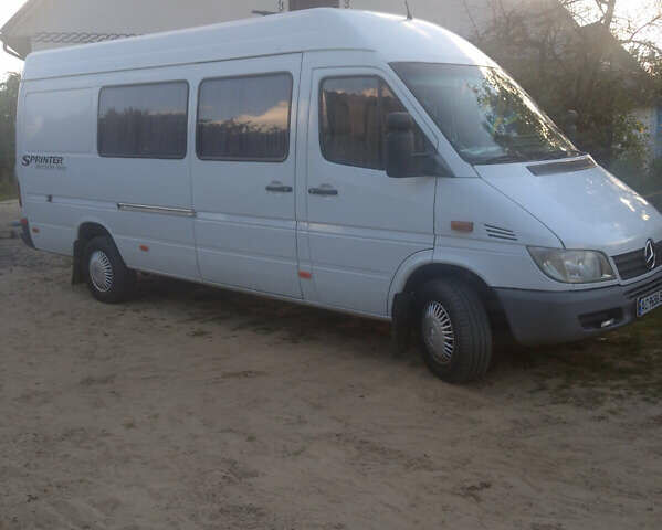 Белый Мерседес Sprinter, объемом двигателя 2.2 л и пробегом 350 тыс. км за 7500 $, фото 10 на Automoto.ua
