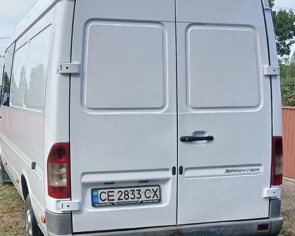 Белый Мерседес Sprinter, объемом двигателя 2.69 л и пробегом 500 тыс. км за 9799 $, фото 4 на Automoto.ua