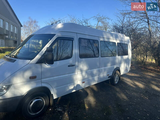 Белый Мерседес Sprinter, объемом двигателя 0 л и пробегом 500 тыс. км за 17500 $, фото 1 на Automoto.ua