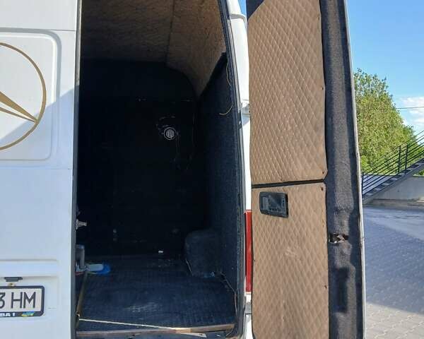 Білий Мерседес Sprinter, об'ємом двигуна 0 л та пробігом 350 тис. км за 7700 $, фото 4 на Automoto.ua