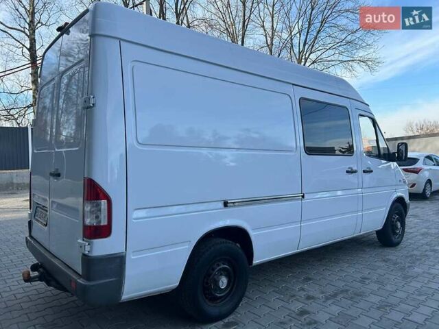 Белый Мерседес Sprinter, объемом двигателя 2.1 л и пробегом 320 тыс. км за 8600 $, фото 5 на Automoto.ua