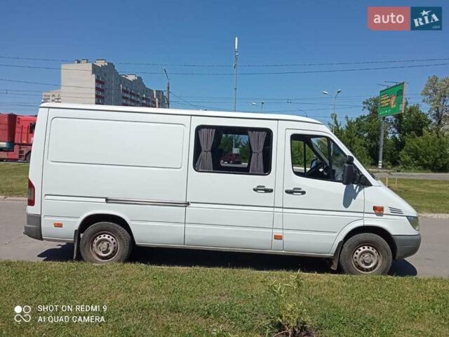 Белый Мерседес Sprinter, объемом двигателя 2.1 л и пробегом 311 тыс. км за 7900 $, фото 3 на Automoto.ua