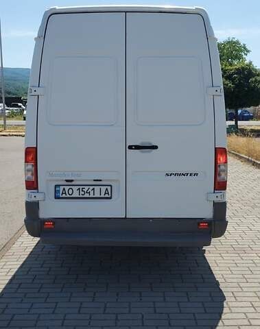 Белый Мерседес Sprinter, объемом двигателя 2.1 л и пробегом 514 тыс. км за 9200 $, фото 7 на Automoto.ua