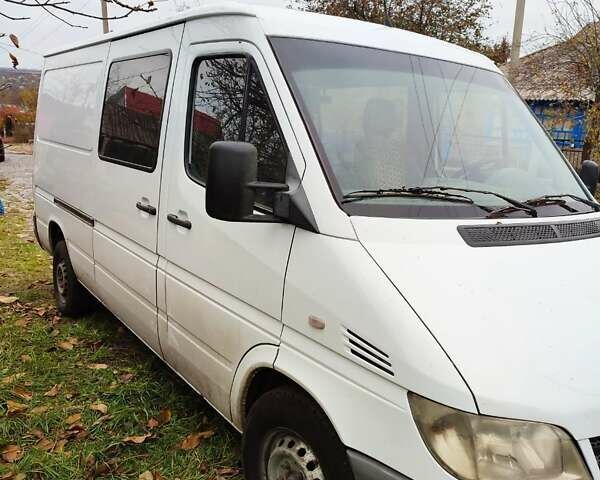 Белый Мерседес Sprinter, объемом двигателя 2.3 л и пробегом 183 тыс. км за 8555 $, фото 3 на Automoto.ua