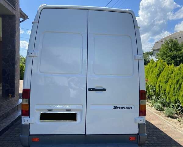 Белый Мерседес Sprinter, объемом двигателя 2.15 л и пробегом 50 тыс. км за 9500 $, фото 6 на Automoto.ua