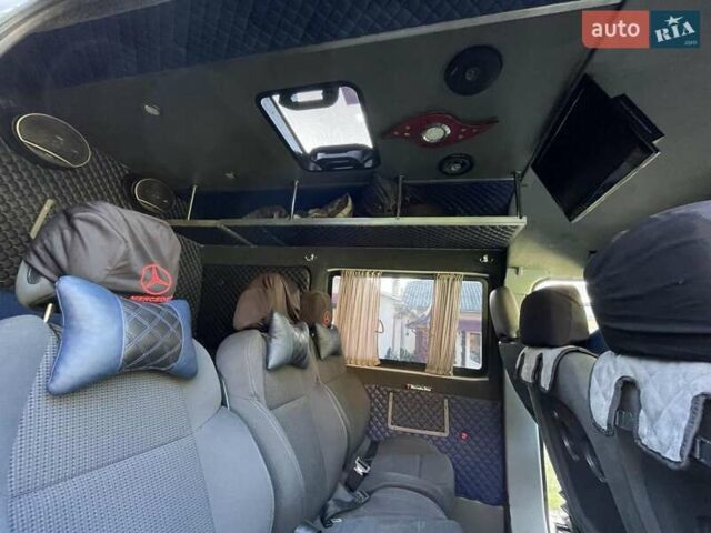 Белый Мерседес Sprinter, объемом двигателя 2.69 л и пробегом 500 тыс. км за 9799 $, фото 23 на Automoto.ua