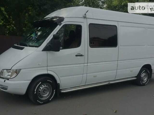 Белый Мерседес Sprinter, объемом двигателя 2.69 л и пробегом 400 тыс. км за 7900 $, фото 2 на Automoto.ua