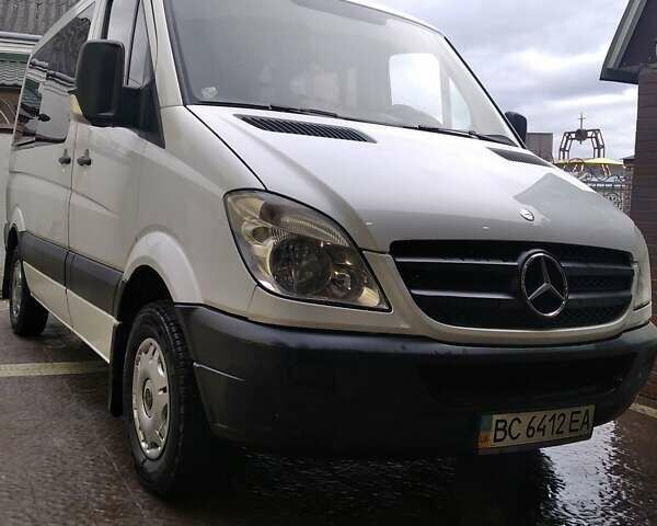 Белый Мерседес Sprinter, объемом двигателя 2.1 л и пробегом 465 тыс. км за 9781 $, фото 3 на Automoto.ua
