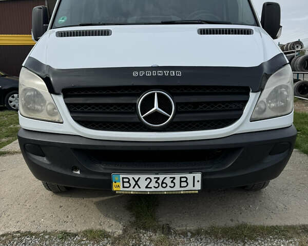 Белый Мерседес Sprinter, объемом двигателя 2.15 л и пробегом 350 тыс. км за 6999 $, фото 7 на Automoto.ua