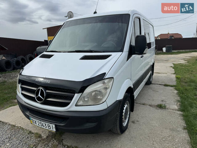 Белый Мерседес Sprinter, объемом двигателя 2.15 л и пробегом 350 тыс. км за 6999 $, фото 20 на Automoto.ua
