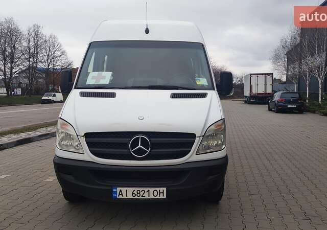 Белый Мерседес Sprinter, объемом двигателя 2.15 л и пробегом 485 тыс. км за 10900 $, фото 1 на Automoto.ua