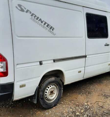 Белый Мерседес Sprinter, объемом двигателя 2.15 л и пробегом 500 тыс. км за 7600 $, фото 4 на Automoto.ua