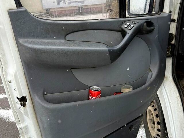 Белый Мерседес Sprinter, объемом двигателя 2.1 л и пробегом 612 тыс. км за 7900 $, фото 3 на Automoto.ua