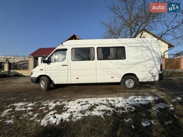 Белый Мерседес Sprinter, объемом двигателя 2.7 л и пробегом 450 тыс. км за 9537 $, фото 7 на Automoto.ua