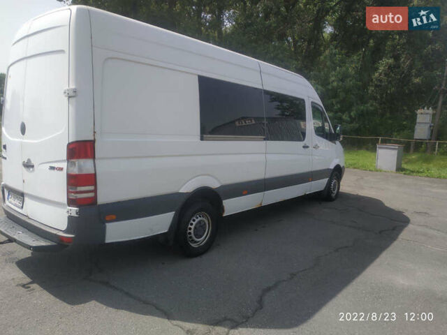Белый Мерседес Sprinter, объемом двигателя 3 л и пробегом 780 тыс. км за 10500 $, фото 5 на Automoto.ua