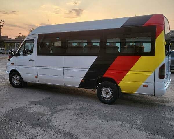 Белый Мерседес Sprinter, объемом двигателя 2.2 л и пробегом 750 тыс. км за 14500 $, фото 8 на Automoto.ua