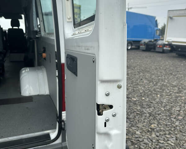 Белый Мерседес Sprinter, объемом двигателя 2.7 л и пробегом 102 тыс. км за 24700 $, фото 14 на Automoto.ua