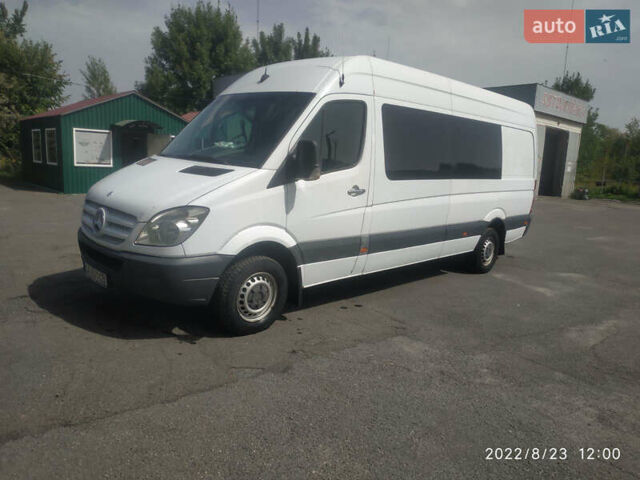 Белый Мерседес Sprinter, объемом двигателя 3 л и пробегом 780 тыс. км за 10500 $, фото 2 на Automoto.ua