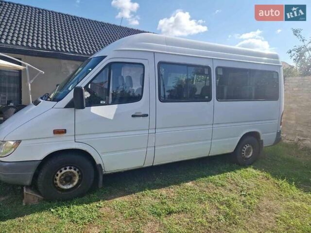 Белый Мерседес Sprinter, объемом двигателя 2.2 л и пробегом 697 тыс. км за 4666 $, фото 12 на Automoto.ua