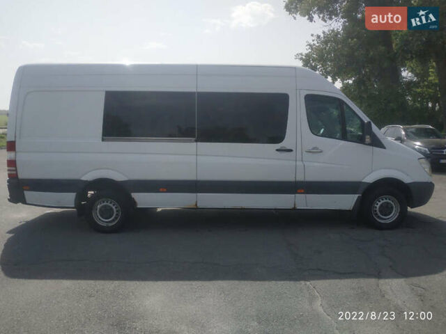 Белый Мерседес Sprinter, объемом двигателя 3 л и пробегом 780 тыс. км за 10500 $, фото 4 на Automoto.ua