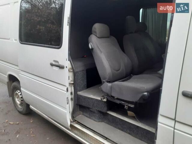 Белый Мерседес Sprinter, объемом двигателя 2.2 л и пробегом 750 тыс. км за 9700 $, фото 12 на Automoto.ua