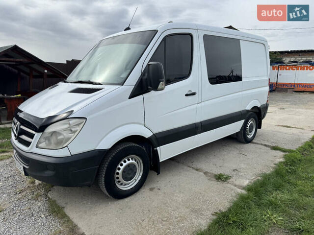 Белый Мерседес Sprinter, объемом двигателя 2.15 л и пробегом 350 тыс. км за 6999 $, фото 4 на Automoto.ua