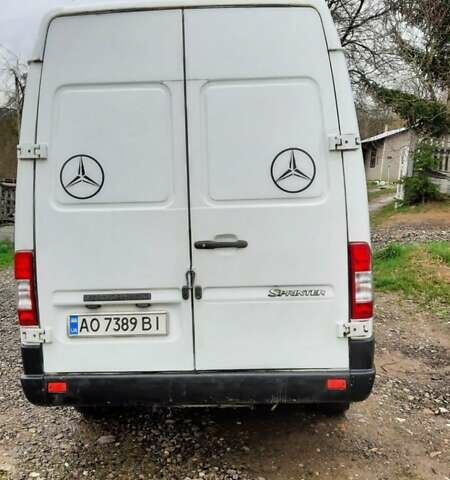Белый Мерседес Sprinter, объемом двигателя 2.15 л и пробегом 500 тыс. км за 7600 $, фото 7 на Automoto.ua