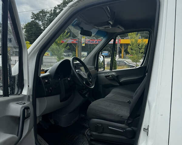 Білий Мерседес Sprinter, об'ємом двигуна 2.2 л та пробігом 742 тис. км за 11000 $, фото 12 на Automoto.ua