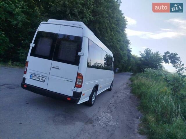 Белый Мерседес Sprinter, объемом двигателя 2.1 л и пробегом 530 тыс. км за 11800 $, фото 6 на Automoto.ua