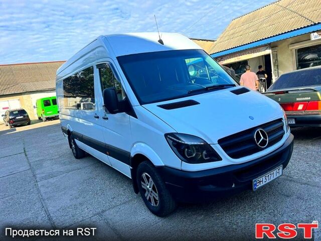 Білий Мерседес Sprinter, об'ємом двигуна 2.1 л та пробігом 300 тис. км за 20000 $, фото 1 на Automoto.ua