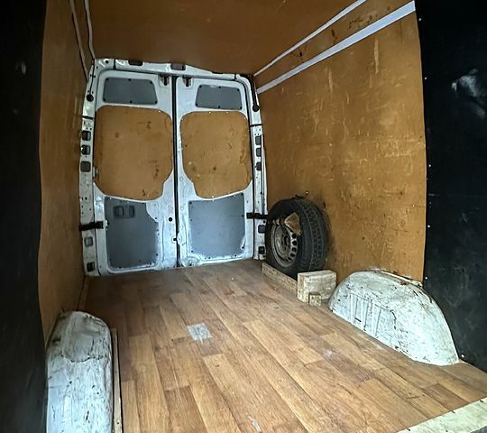 Белый Мерседес Sprinter, объемом двигателя 2.2 л и пробегом 370 тыс. км за 13000 $, фото 6 на Automoto.ua
